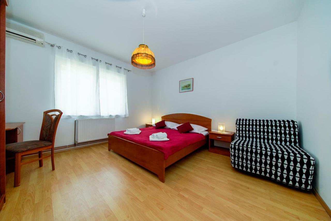 Apartments L&L Dugi Rat Eksteriør billede