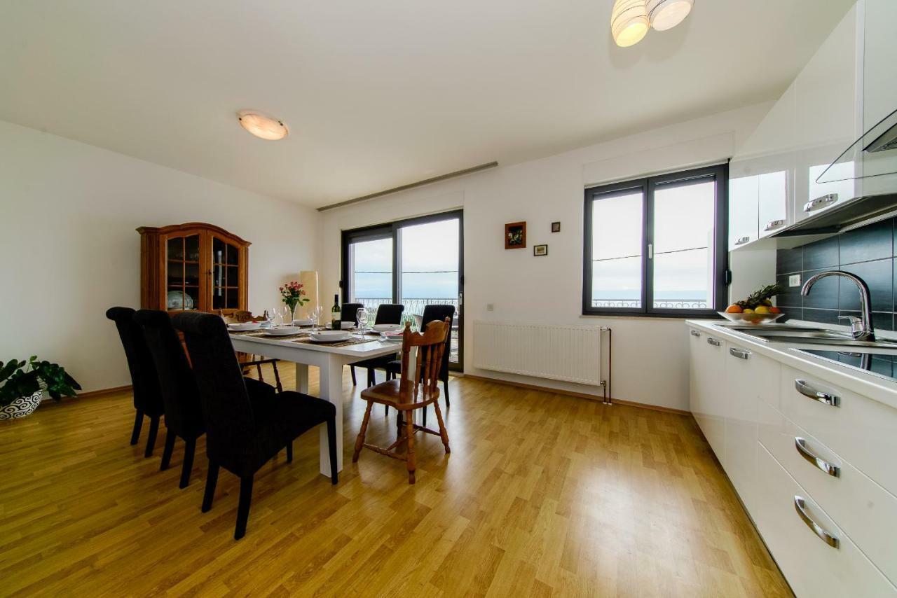 Apartments L&L Dugi Rat Eksteriør billede